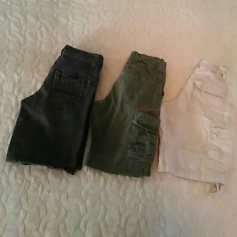Bundle of 3 pairs of boy's shorts size 7&8